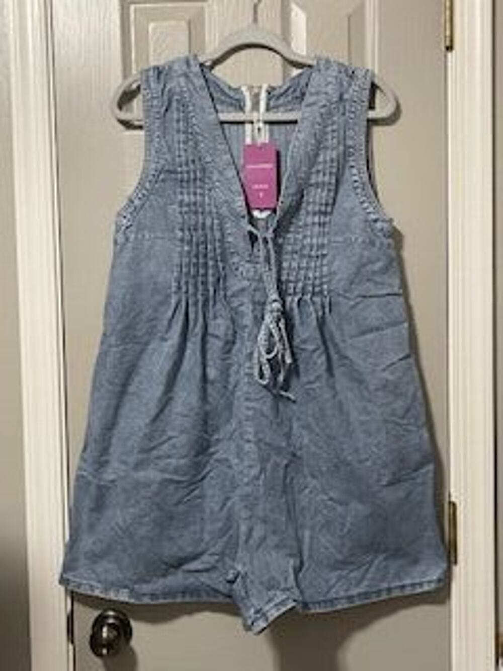 #D109 NWT Lovimgs sleeveless v-neck denim romper size small